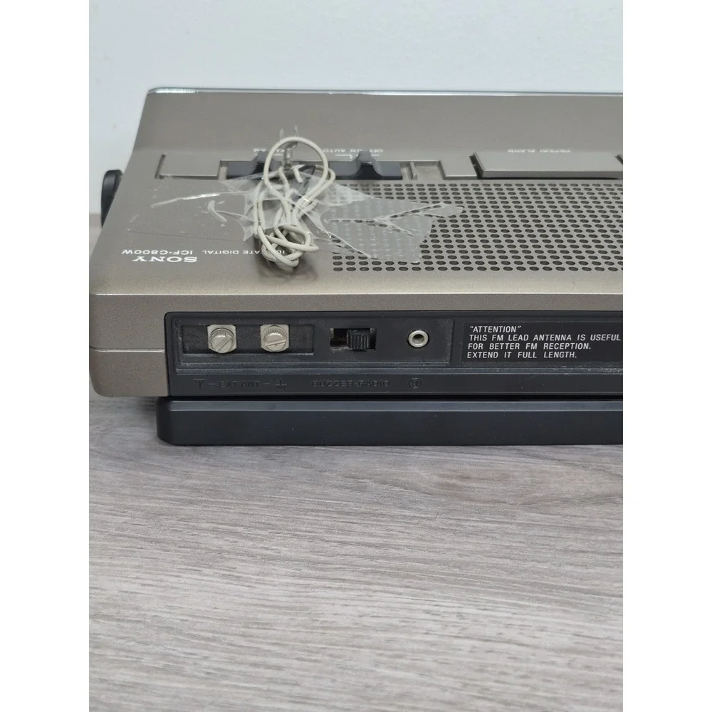 Sony Solid State Digital Alarm Clock AM/FM Radio & Stand ICF-C800W Works